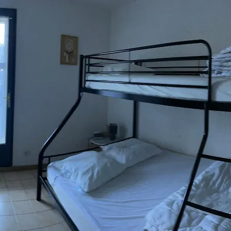 Daire Centre T2 Avec Jardinet Et Parking Narbonne