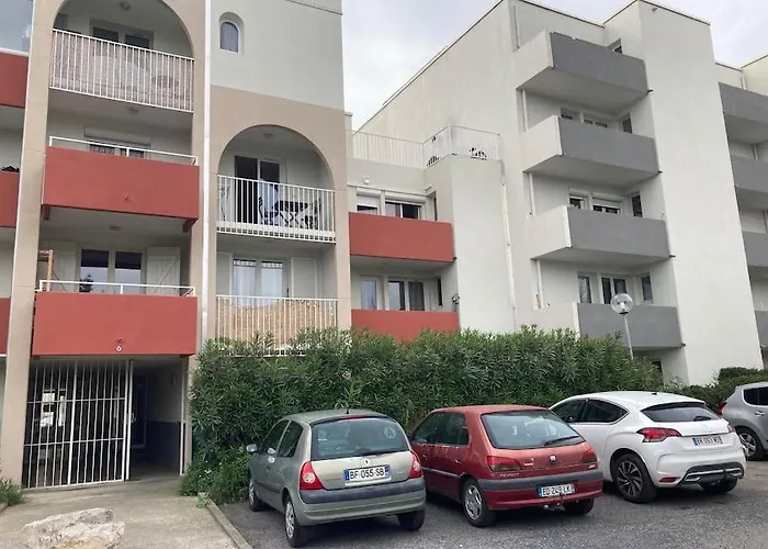 Centre T2 Avec Jardinet Et Parking Narbonne